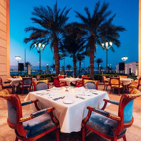 The Ritz-Carlton Jeddah Hotel Eksteriør billede The Palm Beach