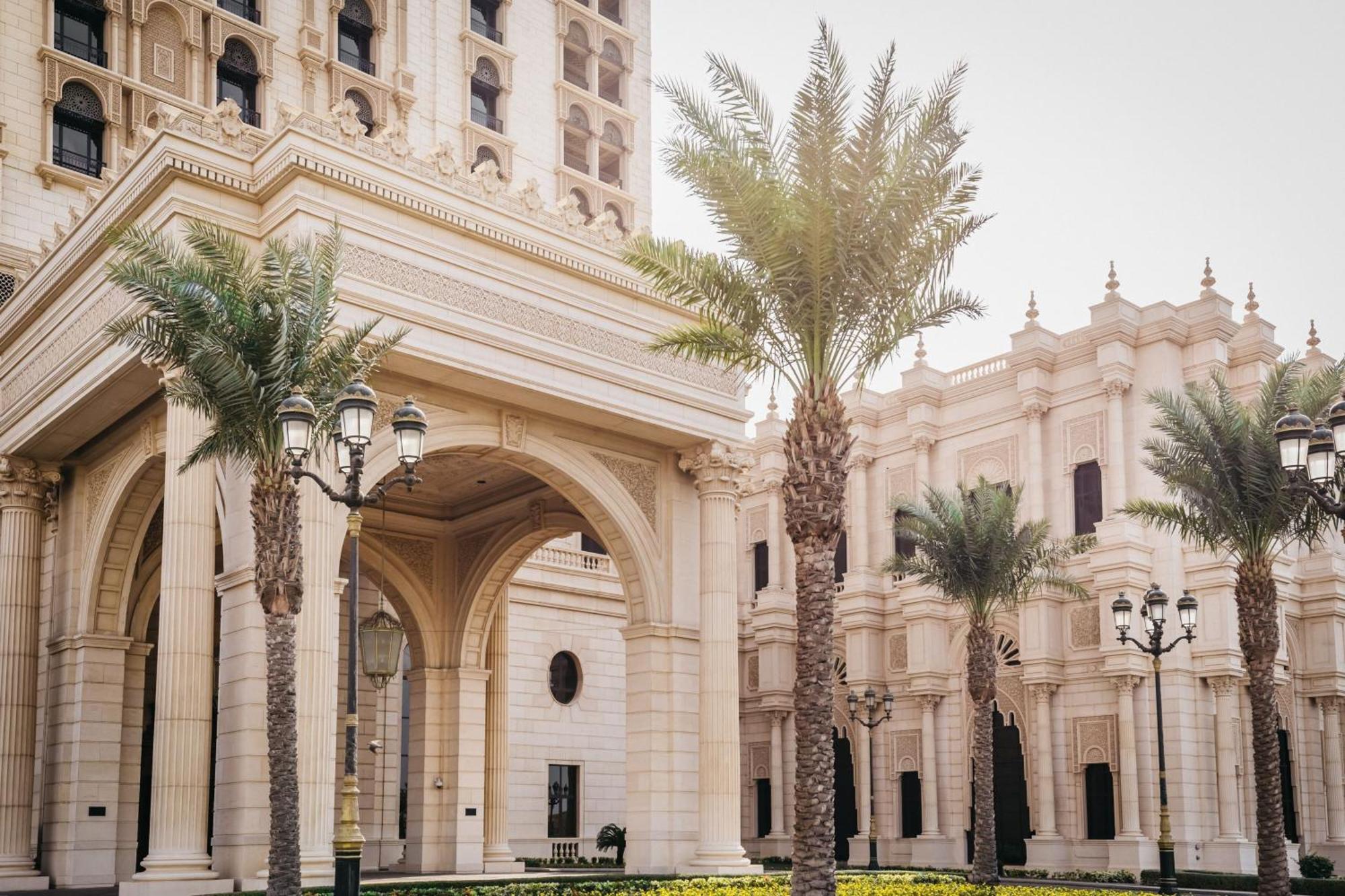 The Ritz-Carlton Jeddah Hotel Eksteriør billede The Emirates Palace
