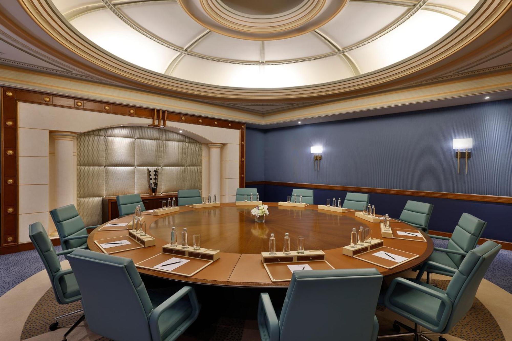 The Ritz-Carlton Jeddah Hotel Eksteriør billede The boardroom of the World Bank Group