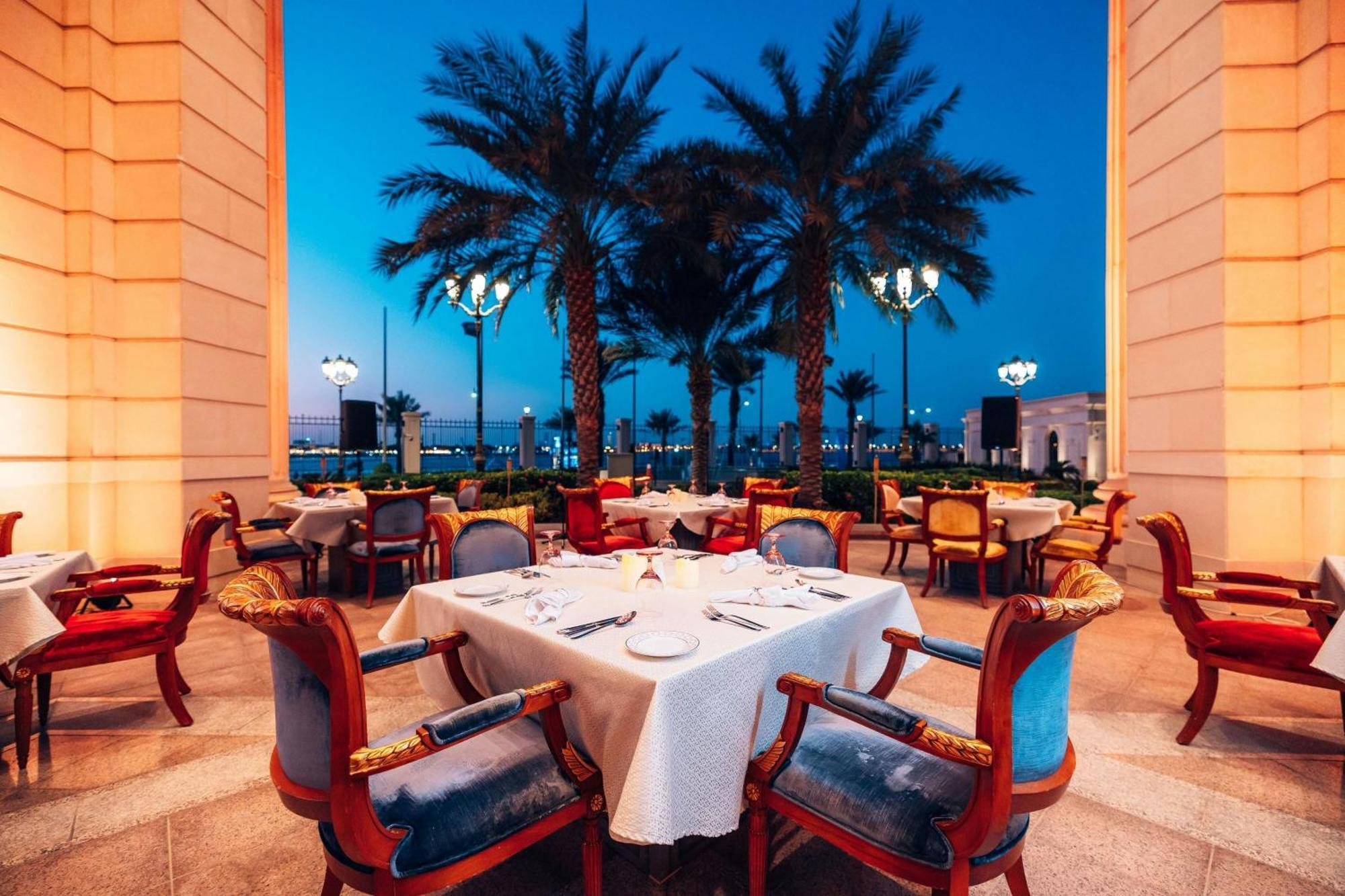 The Ritz-Carlton Jeddah Hotel Eksteriør billede The Palm Beach